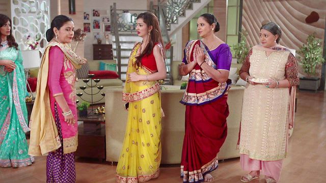 Watch Saath Nibhaana Saathiya Tv Serial Episode 34 Pramila Slaps Paridhi Full Episode On Hotstar 