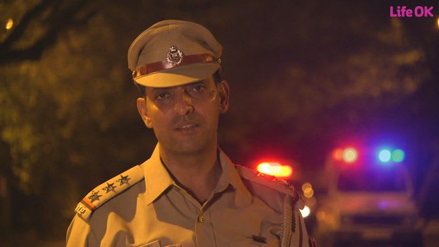 Police Dial 100 - Watch Episode 12 - Delhi Police solves two cases on ...